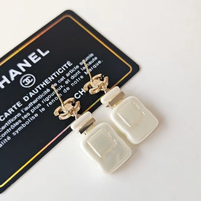 Chanel Earrings Reliable 223629