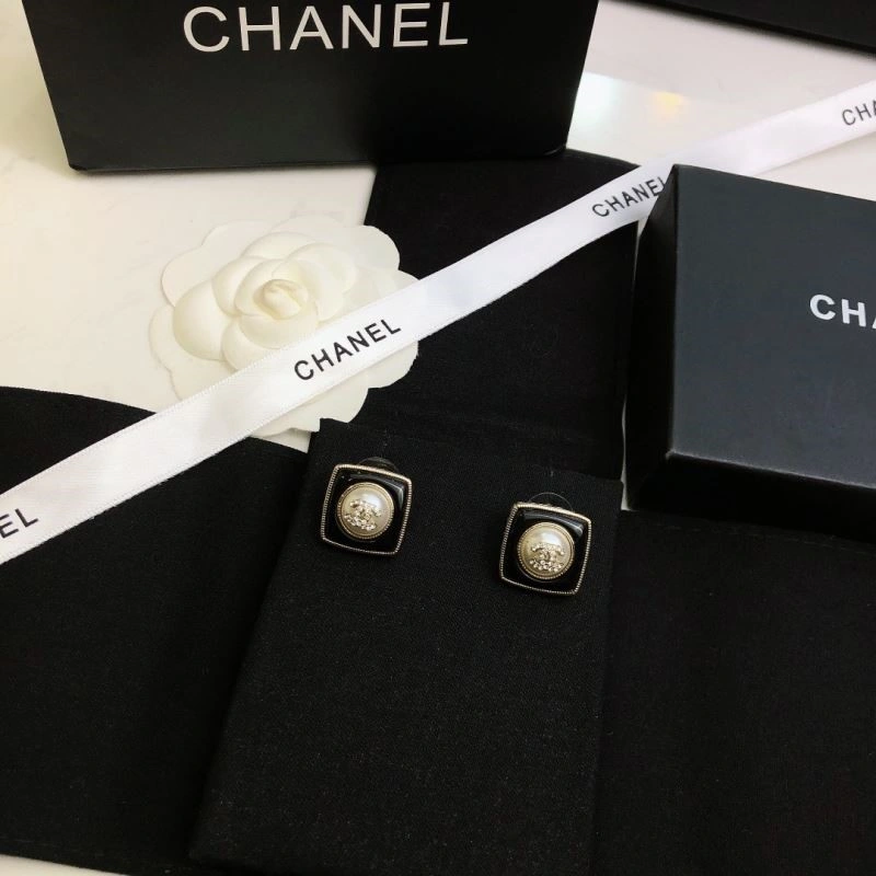 Chanel Earrings Fashionable 223628