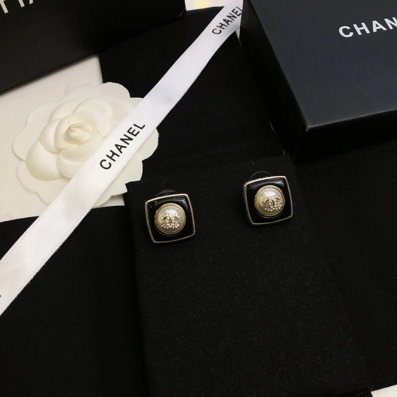Chanel Earrings Fashionable 223628