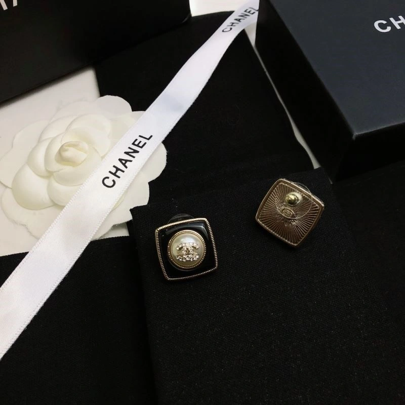 Chanel Earrings Fashionable 223628