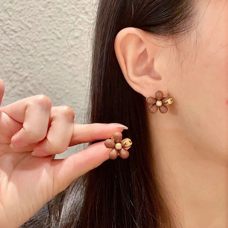 Chanel Earrings EyeCatching 223605