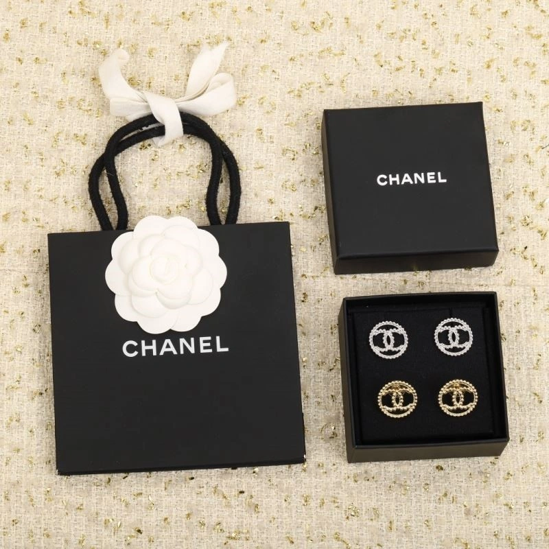 Chanel Earrings Compact 223619
