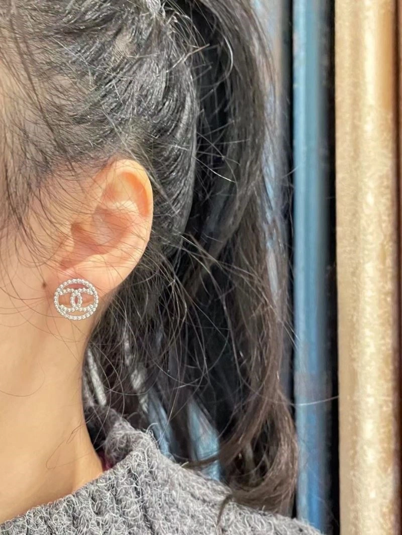 Chanel Earrings Compact 223619