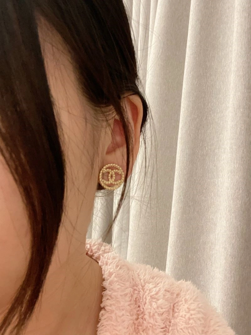 Chanel Earrings Compact 223619