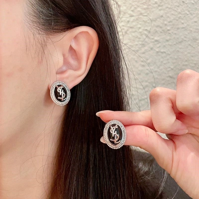 GoAnywhere Chanel Earrings 223117