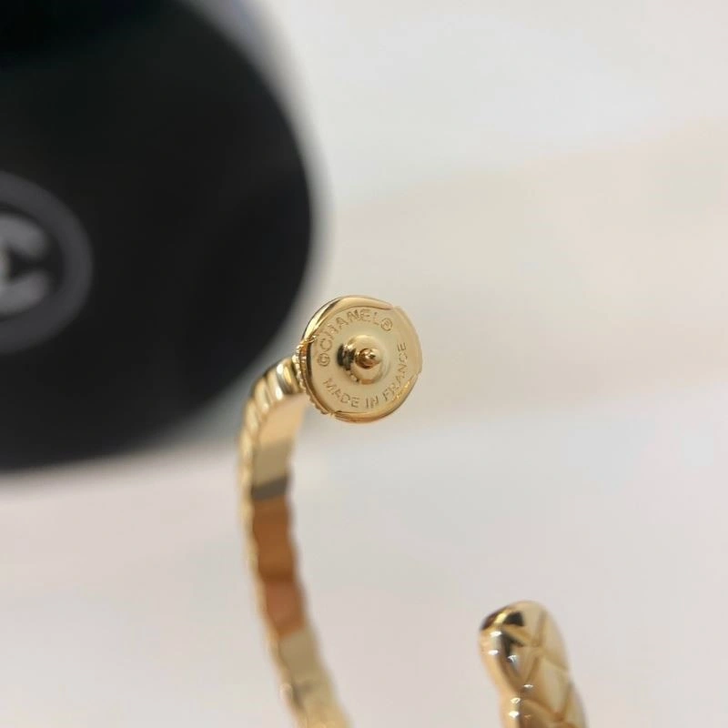Chanel Earrings Durable 223054