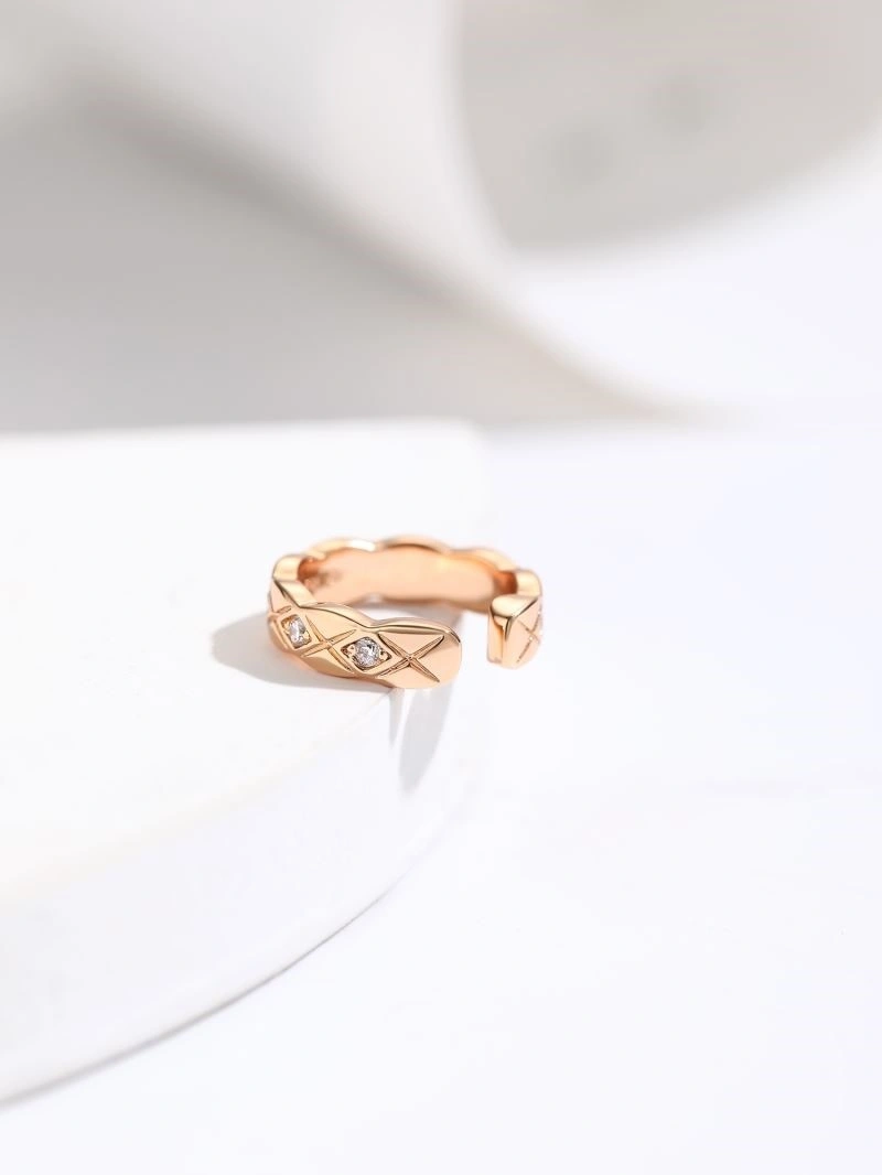 Chic Chanel Earrings 223066
