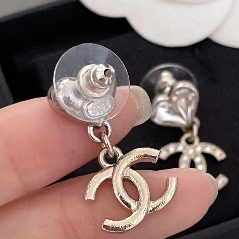 Chanel Earrings Compact 223039