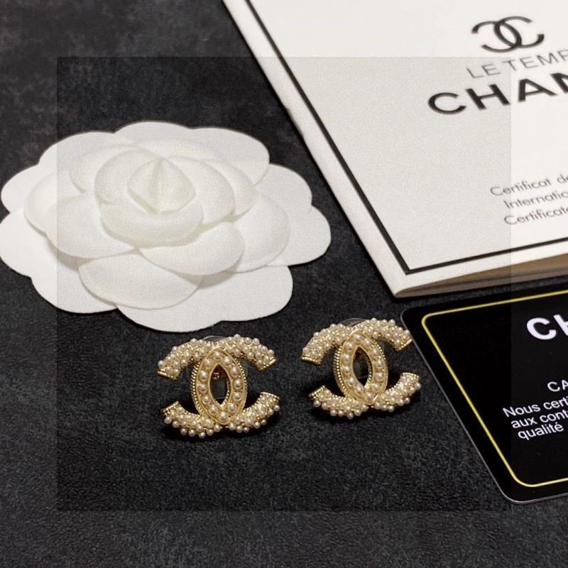 Lightweight Chanel Earrings 223010