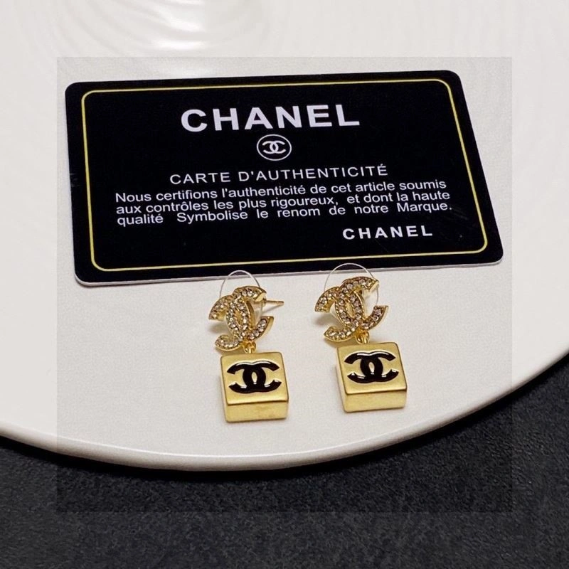 Chanel Earrings Compact 223078