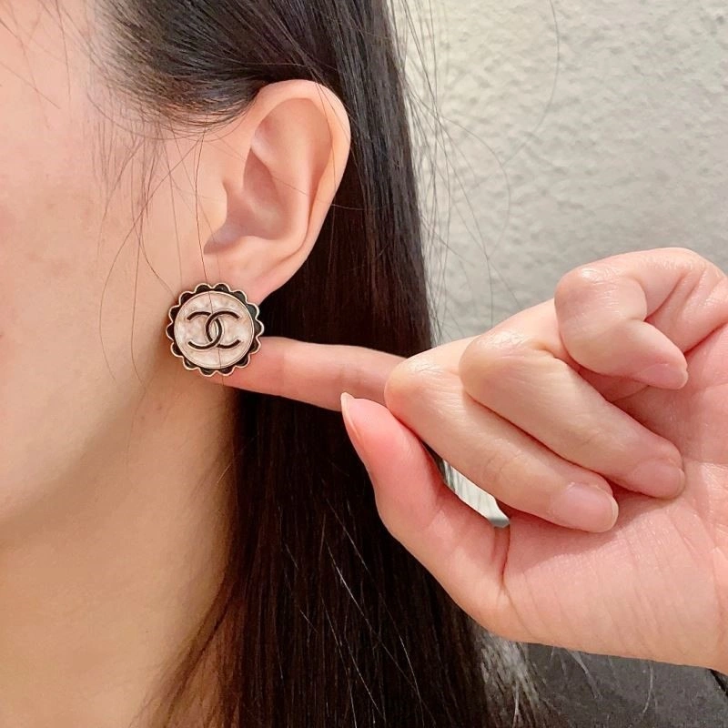 Chanel Earrings Elegant 223005