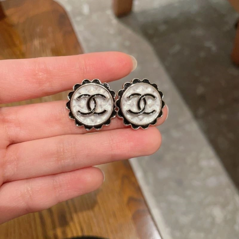Chanel Earrings Elegant 223005
