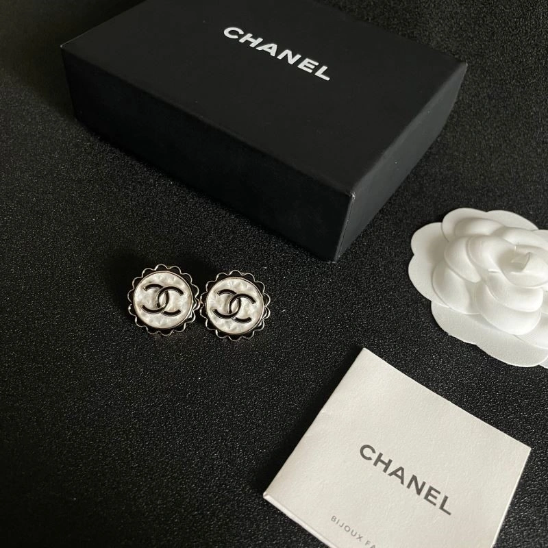 Chanel Earrings Elegant 223005