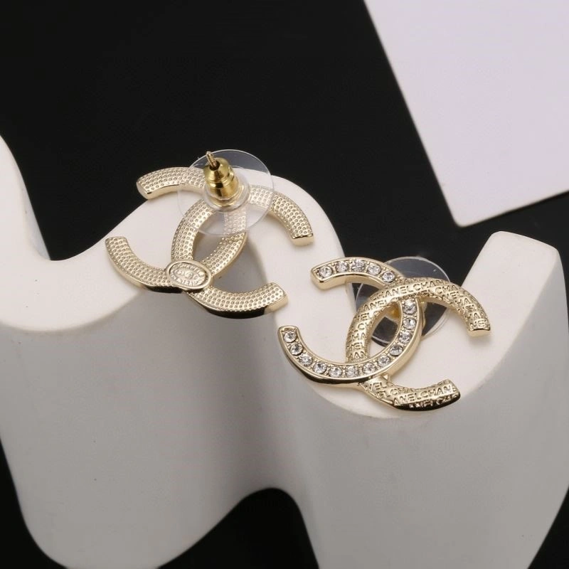 Chanel Earrings Lightweight 223007
