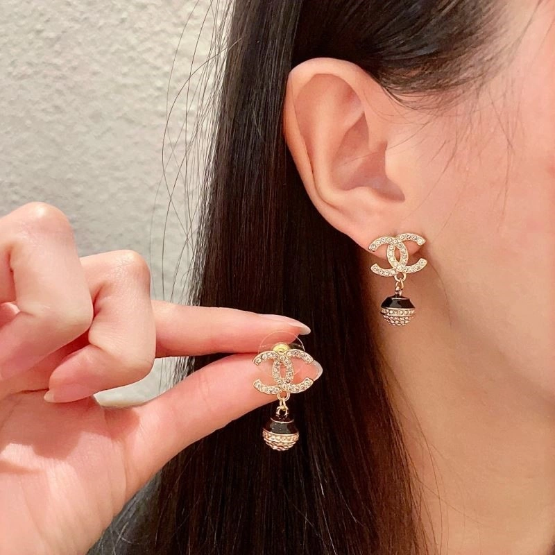 Comfortable Chanel Earrings 222949