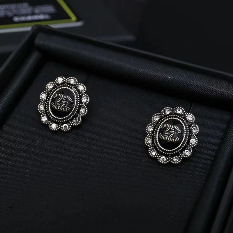 Chanel Earrings Unisex 222945