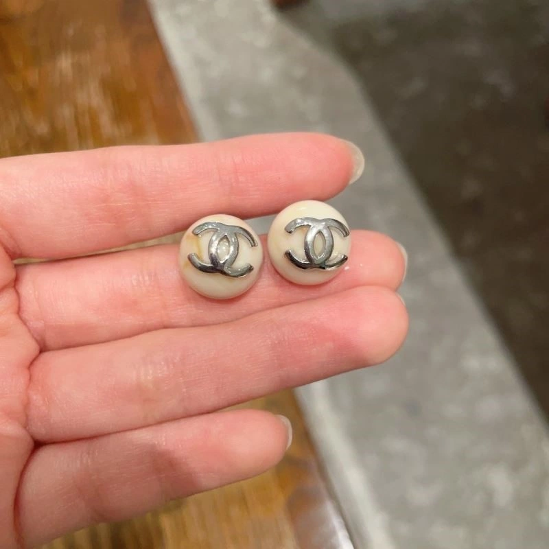 Chanel Earrings MoistureWicking 222910