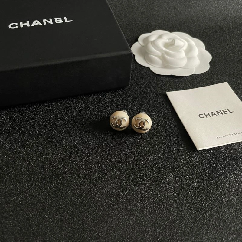 Chanel Earrings MoistureWicking 222910