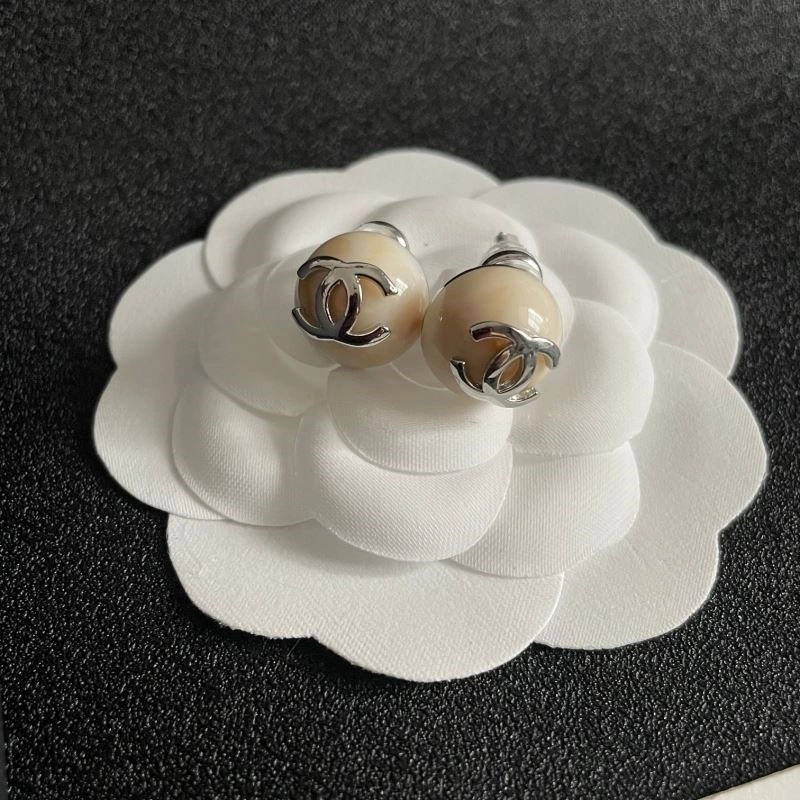 Chanel Earrings MoistureWicking 222910