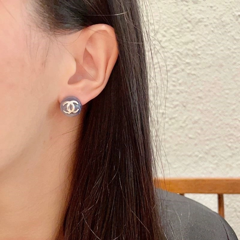 EyeCatching Chanel Earrings 222906