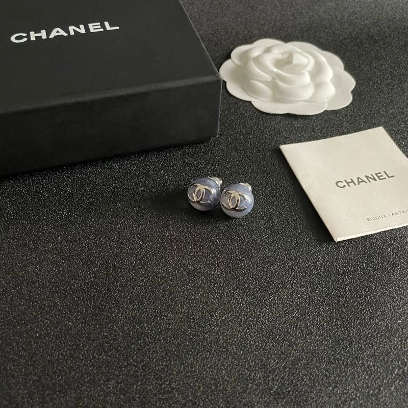 EyeCatching Chanel Earrings 222906