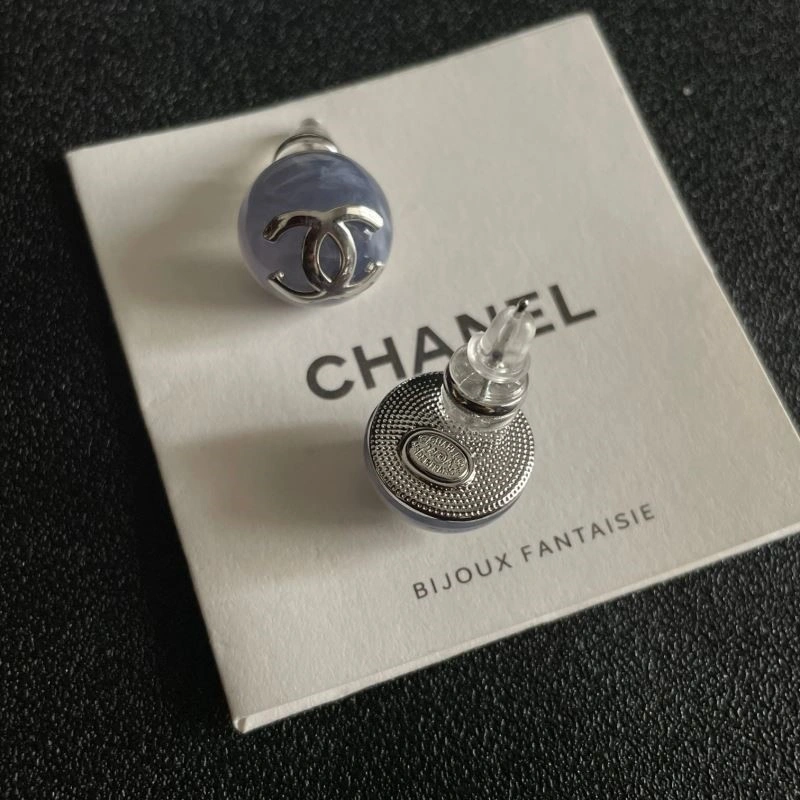 EyeCatching Chanel Earrings 222906
