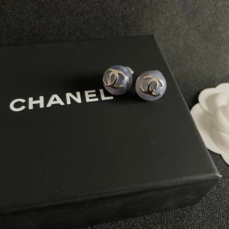 EyeCatching Chanel Earrings 222906