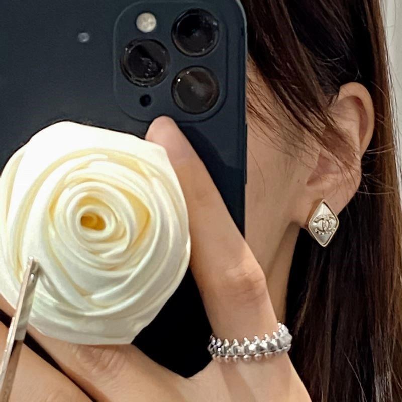 ZeroBulk Chanel Earrings 222886