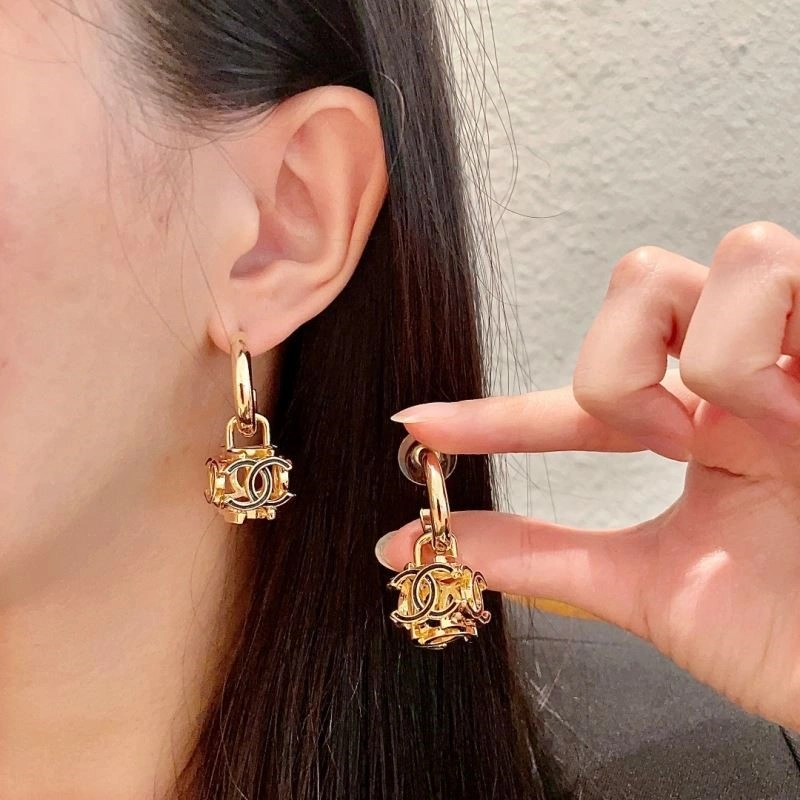 Chanel Earrings Stylish 222805