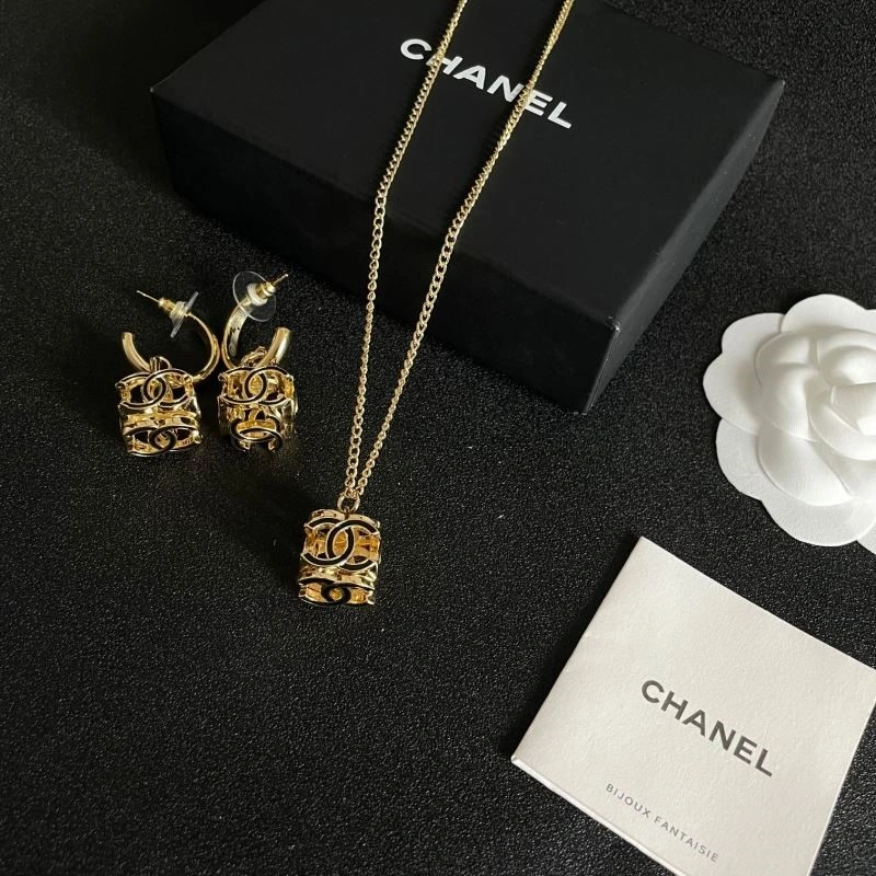 Chanel Earrings Stylish 222805