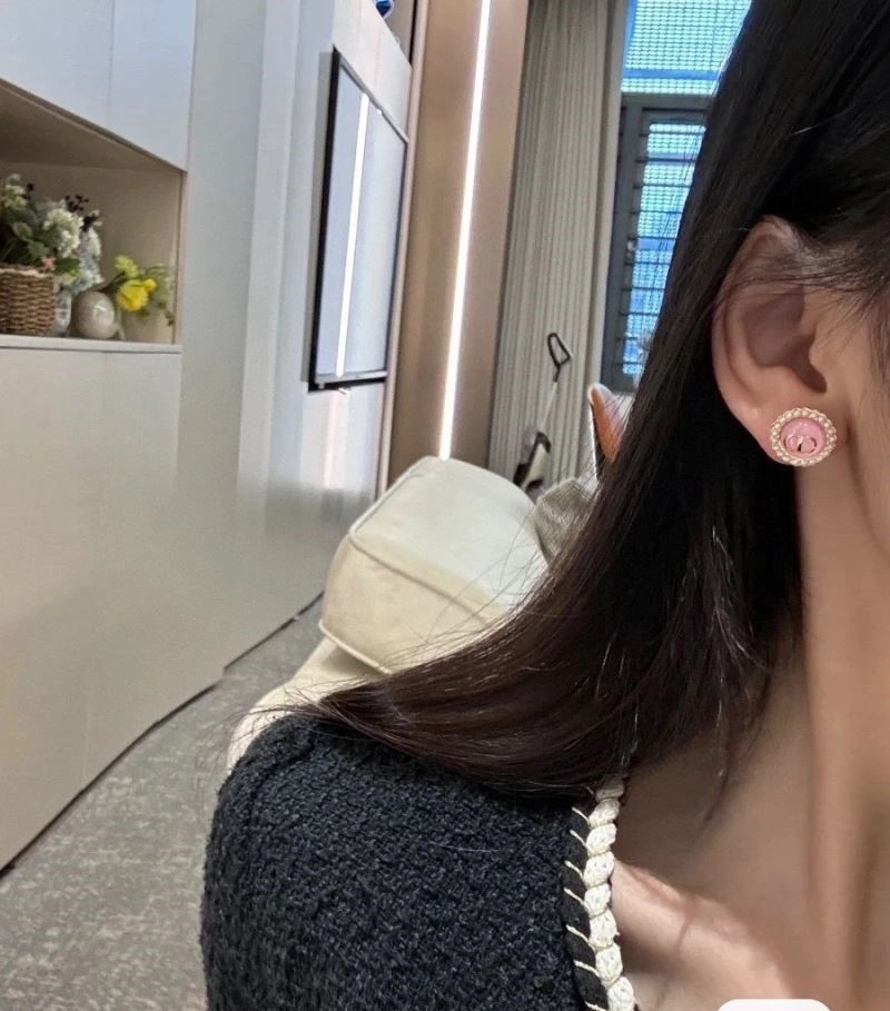 WrinkleFree Chanel Earrings 222795