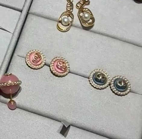 WrinkleFree Chanel Earrings 222795