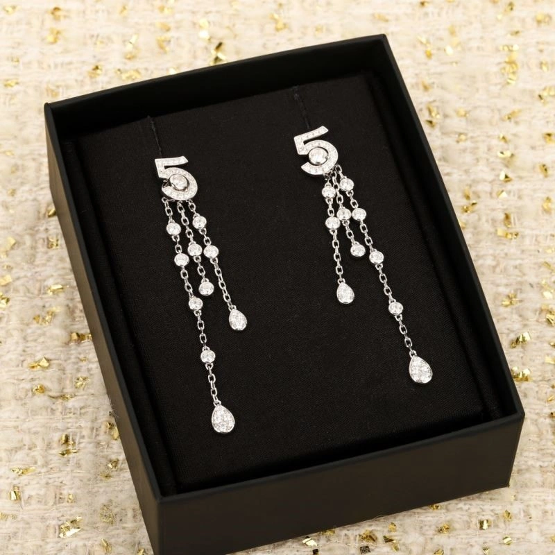 Sophisticated Chanel Earrings 222774