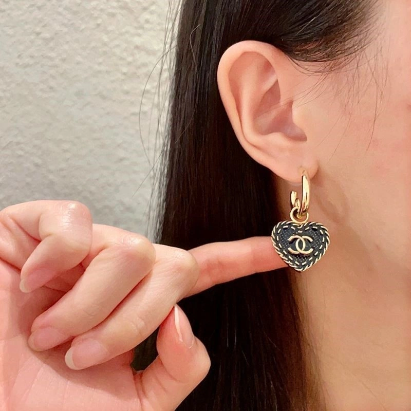 Unique Chanel Earrings 222792