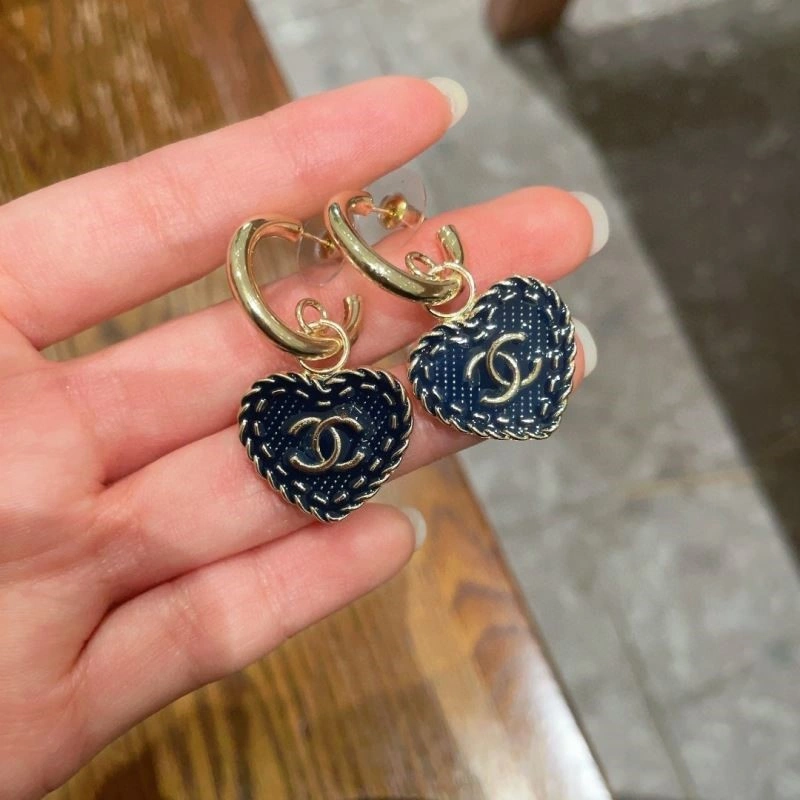 Unique Chanel Earrings 222792