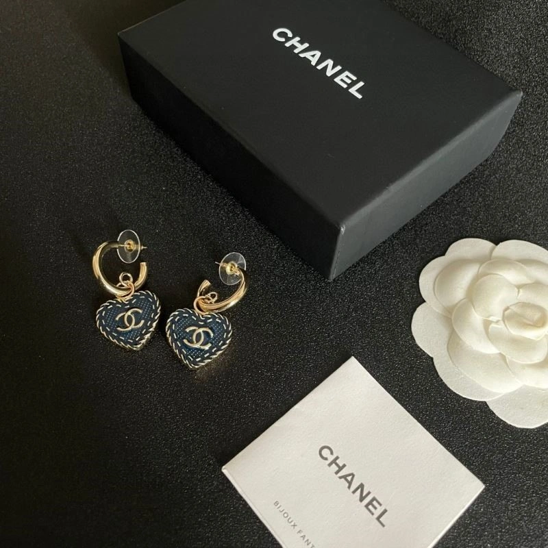 Unique Chanel Earrings 222792