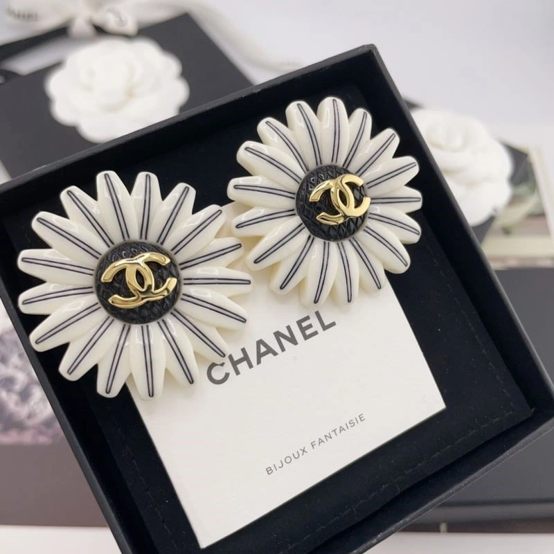 Chanel Earrings Vibrant 222765