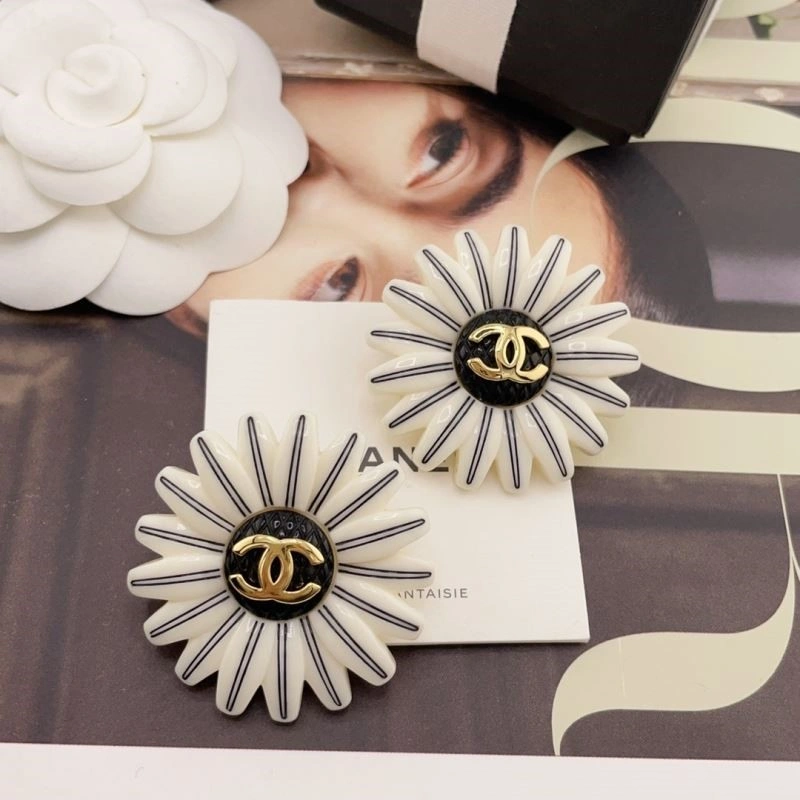 Chanel Earrings Vibrant 222765