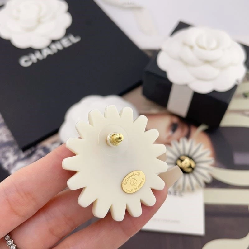 Chanel Earrings Vibrant 222765