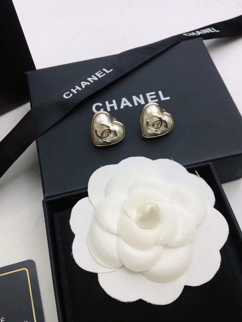 Lightweight Chanel Earrings 222750