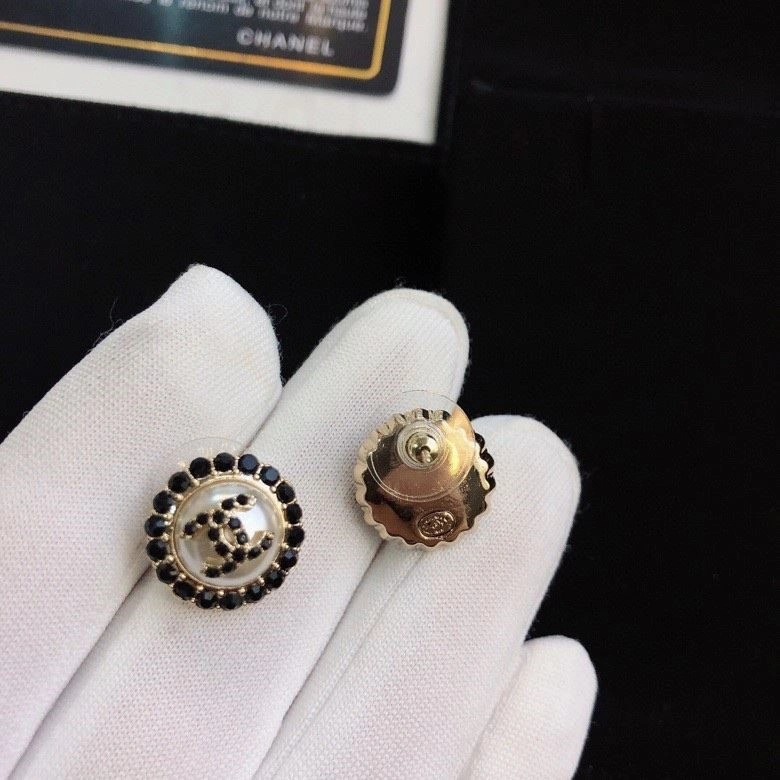 Chanel Earrings Affordable 222717