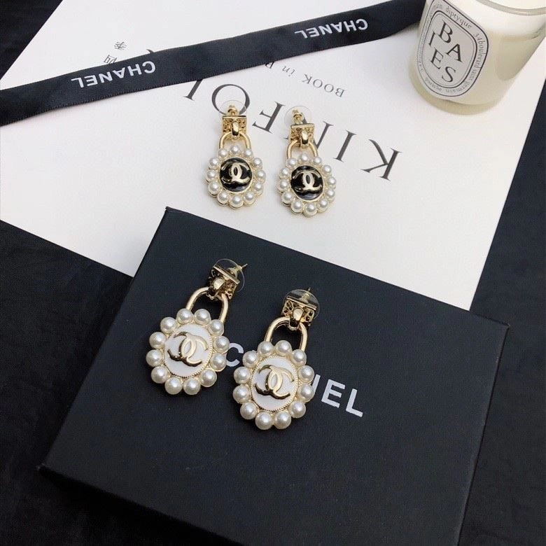 Chanel Earrings Sophisticated 222715