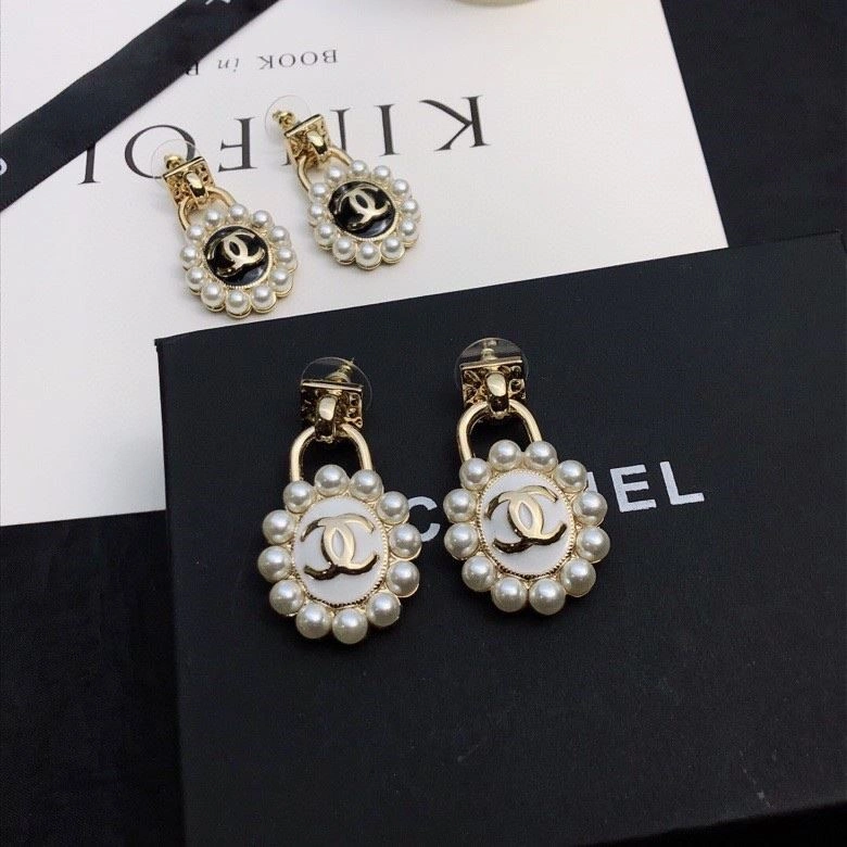 Chanel Earrings Sophisticated 222715