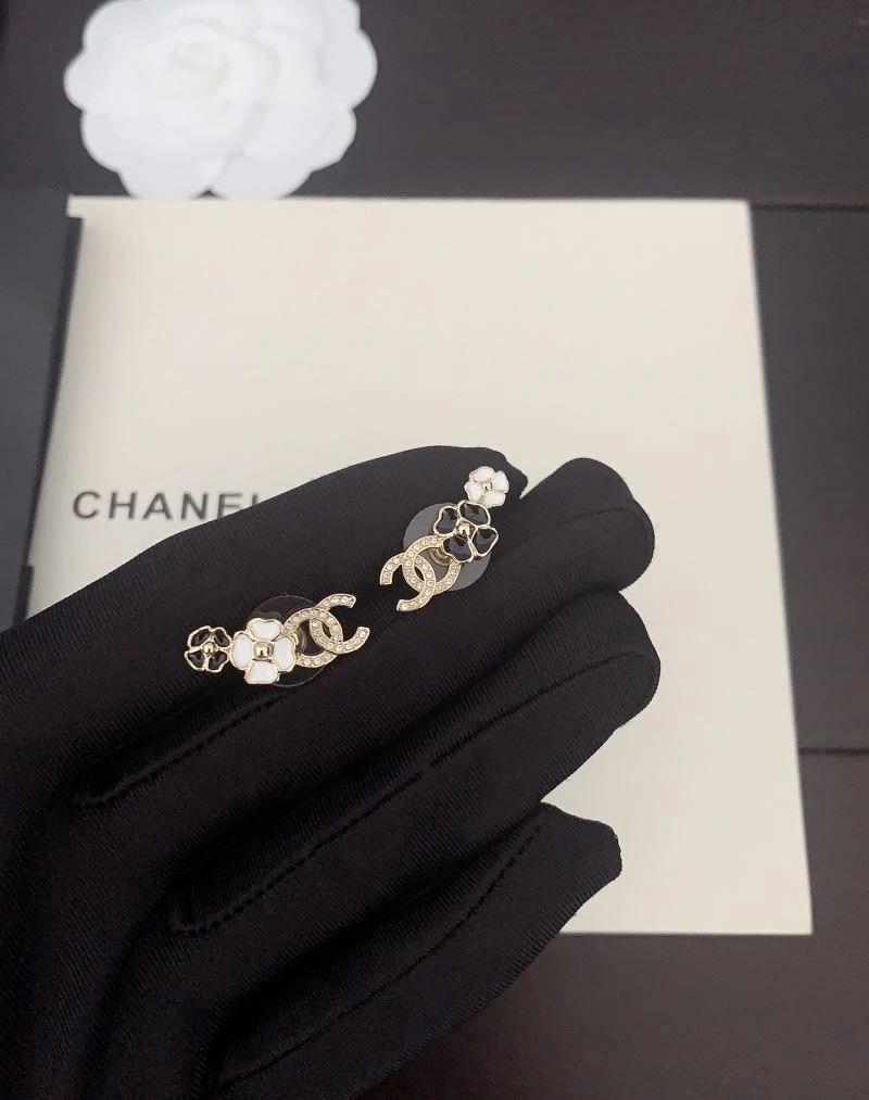 Elegant Chanel Earrings 222756