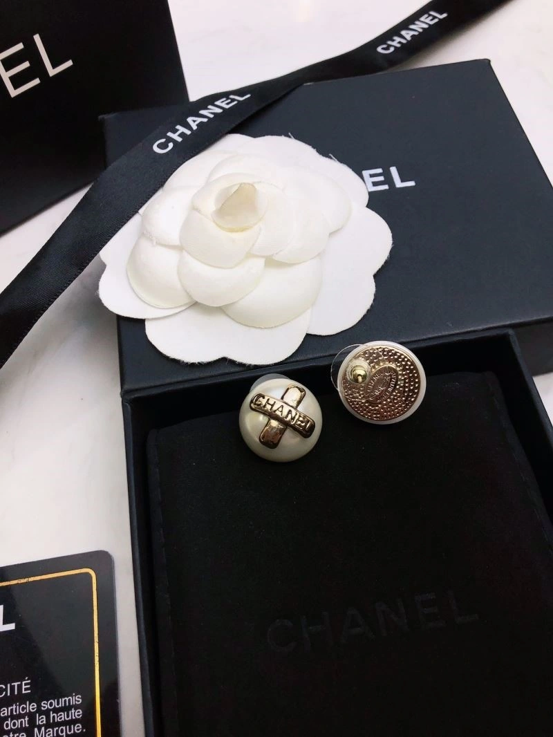 Lightweight Chanel Earrings 222705