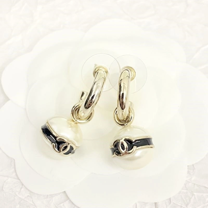 Chanel Earrings Refined 222692