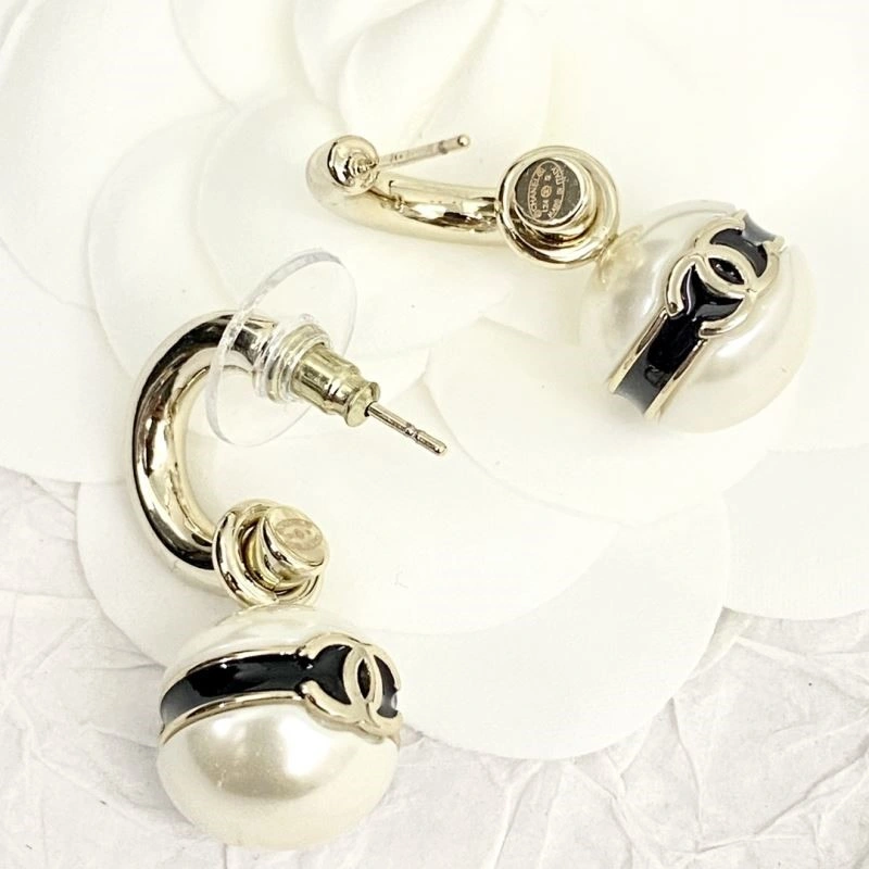 Chanel Earrings Refined 222692