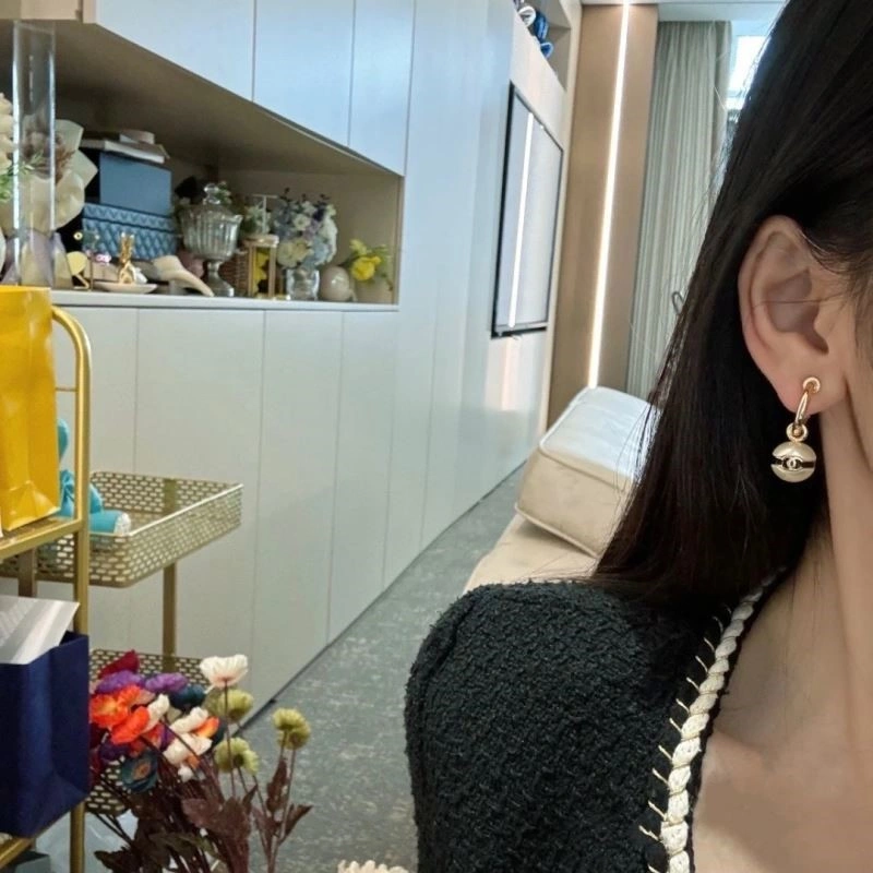 Chanel Earrings Refined 222692