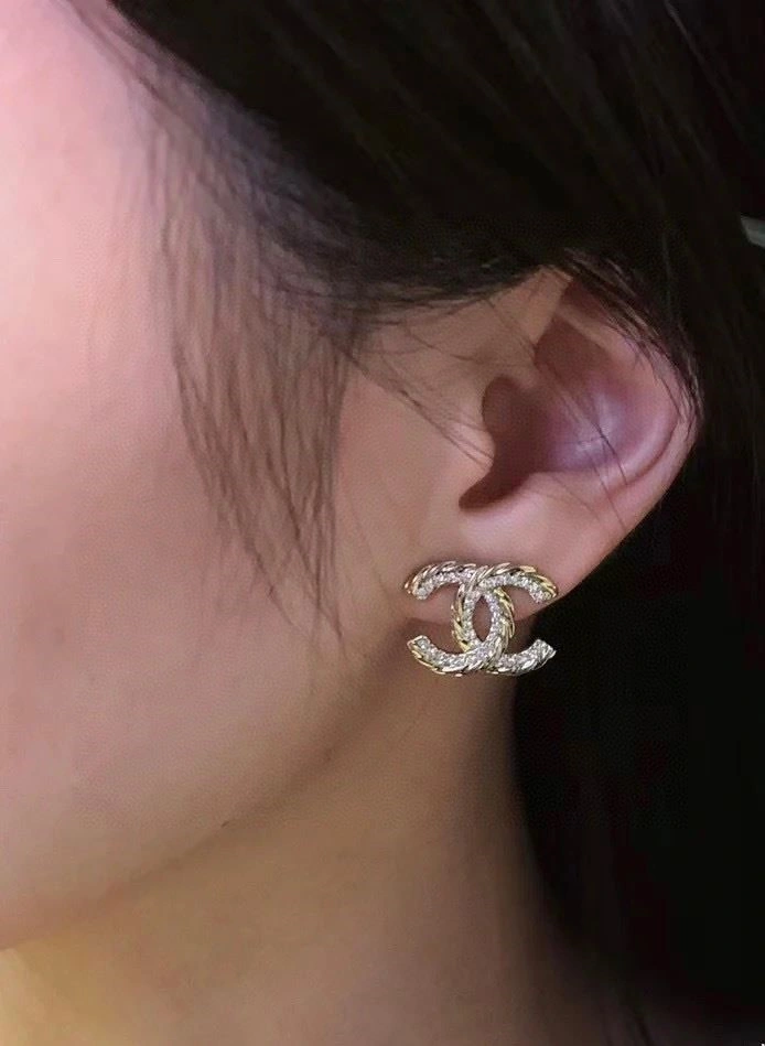 Chanel Earrings Elegant 222680
