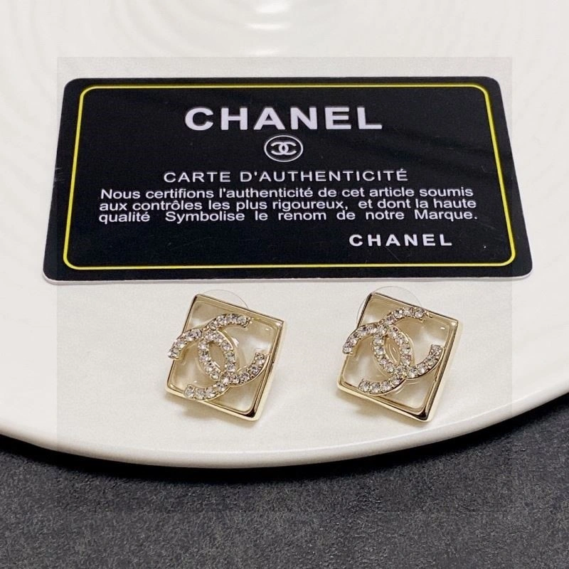 Chanel Earrings Snug 222723